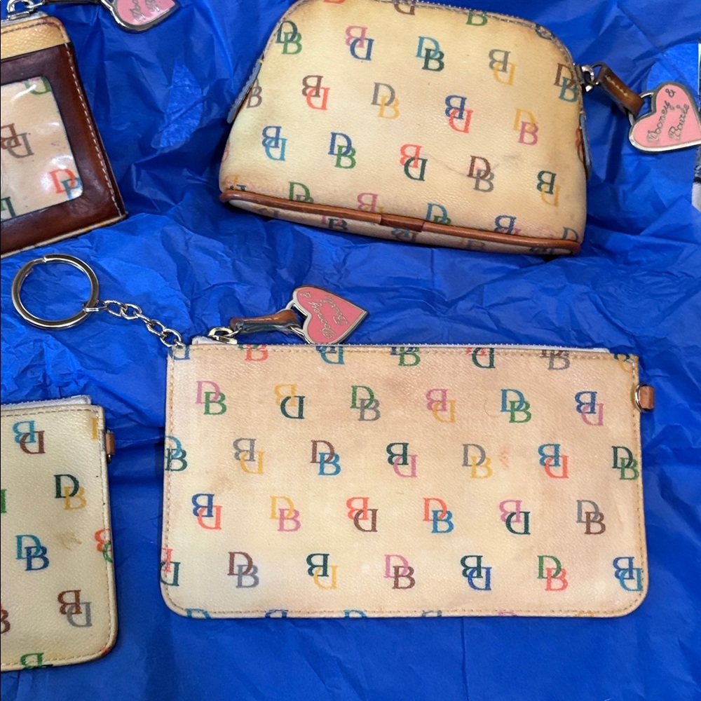 Dooney & Bourke White CC Cosmetic Bag, Lg & Sm Coin Pouch Keychain Set - Picture 4 of 8